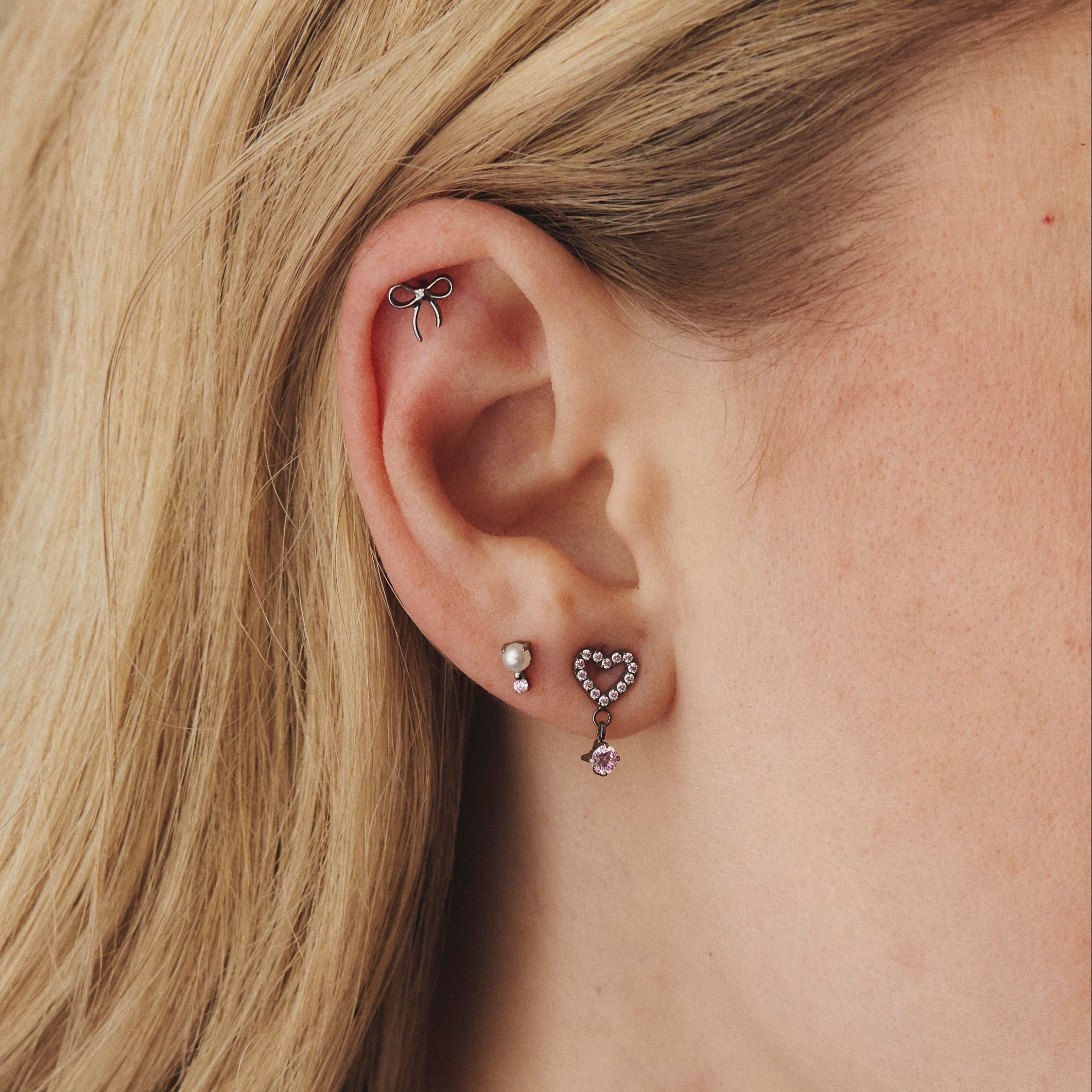 Single Maria Flat Back Earring