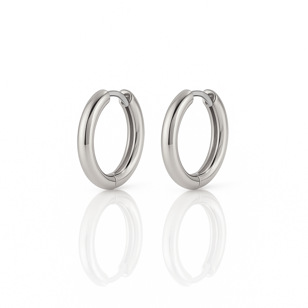 18MM HUGGIE HOOPS | Earrings | Tini Lux ||TLW01EH18MS