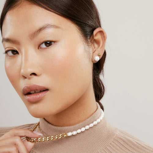 girl wearing titanium pearl bridal stud earrings with matching hypoallergenic pearl necklace ||all